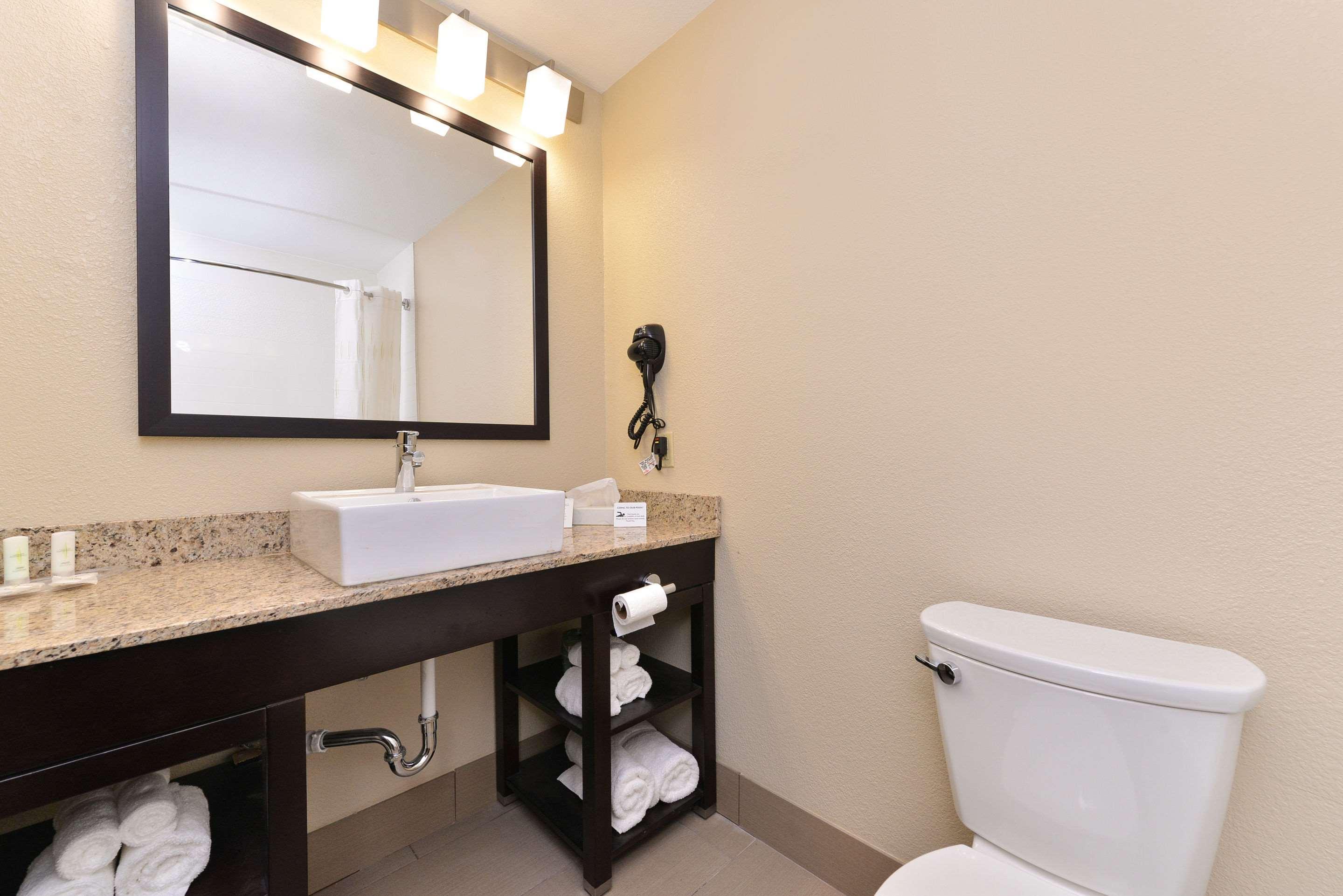 Comfort Suites Колумбус Экстерьер фото
