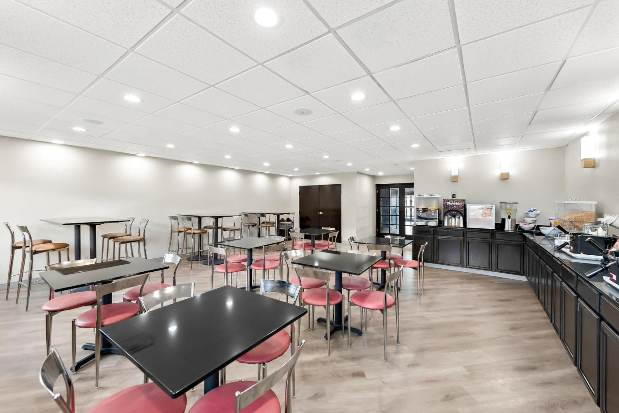 Comfort Suites Колумбус Экстерьер фото