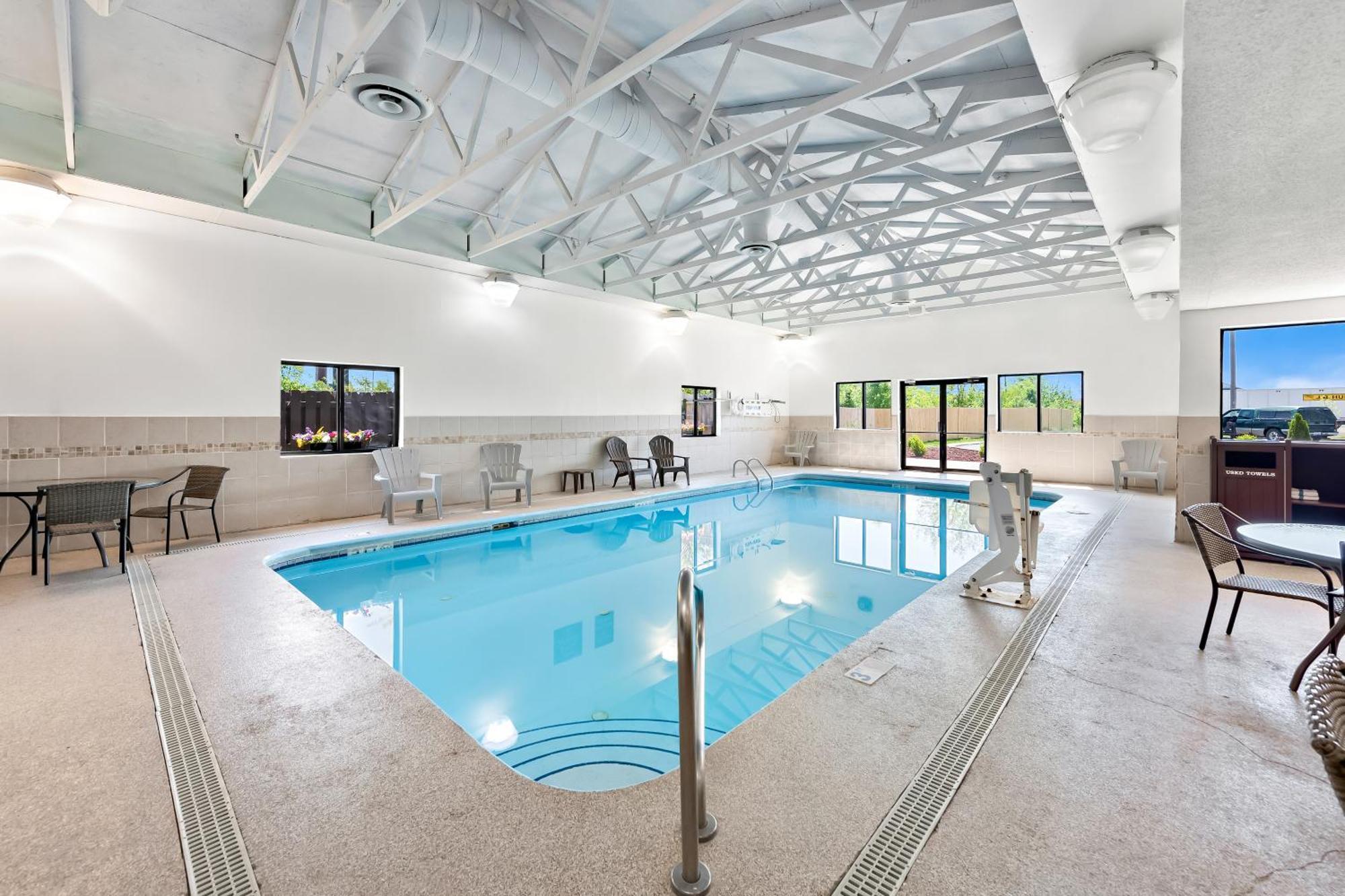 Comfort Suites Колумбус Экстерьер фото